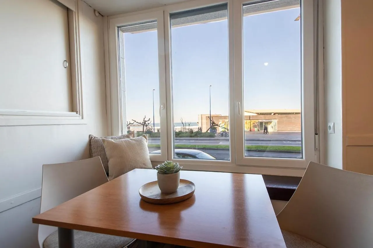 Cozy Apartment In Front Of The Beach San Sebastián 0*,  España